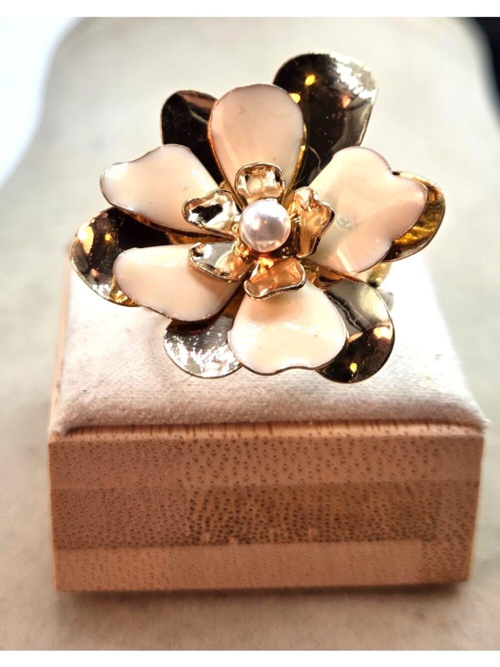 Gold Tone Flower Ring With Enamel Petals & Faux Pearl Center Size 7